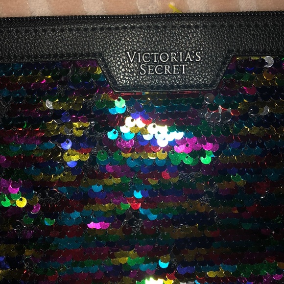 Victoria's Secret Handbags - 🌹Victoria secret sequin wristlet🌹